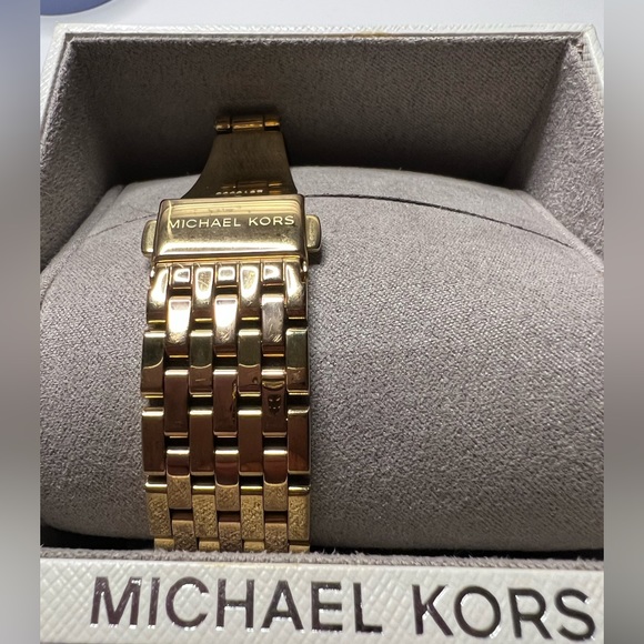 Michael Kors Watch - Picture 6 of 6